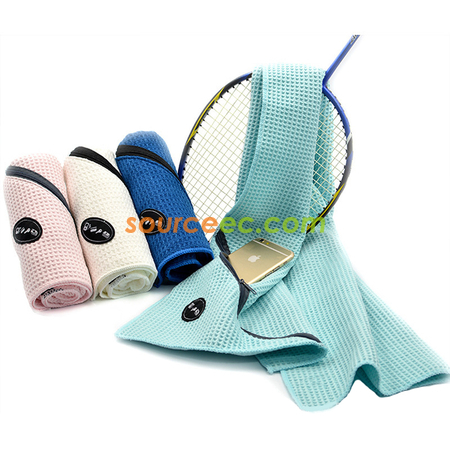 Gym Towel with Zipper Pocket