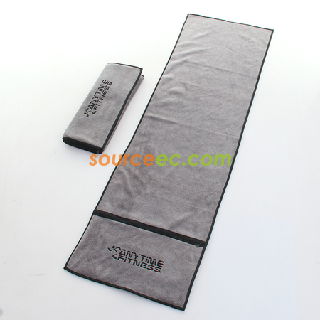 Gym Towel with Zipper Pocket