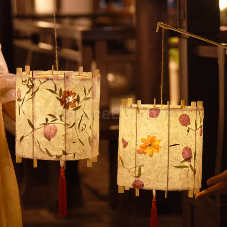 Customization Paper Antique Lantern Promotional Products