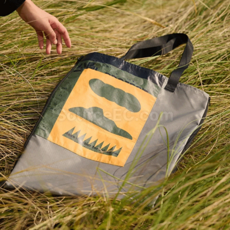 Customization Zipper shopping bag picnic mat 2-in-1 Promotional Products